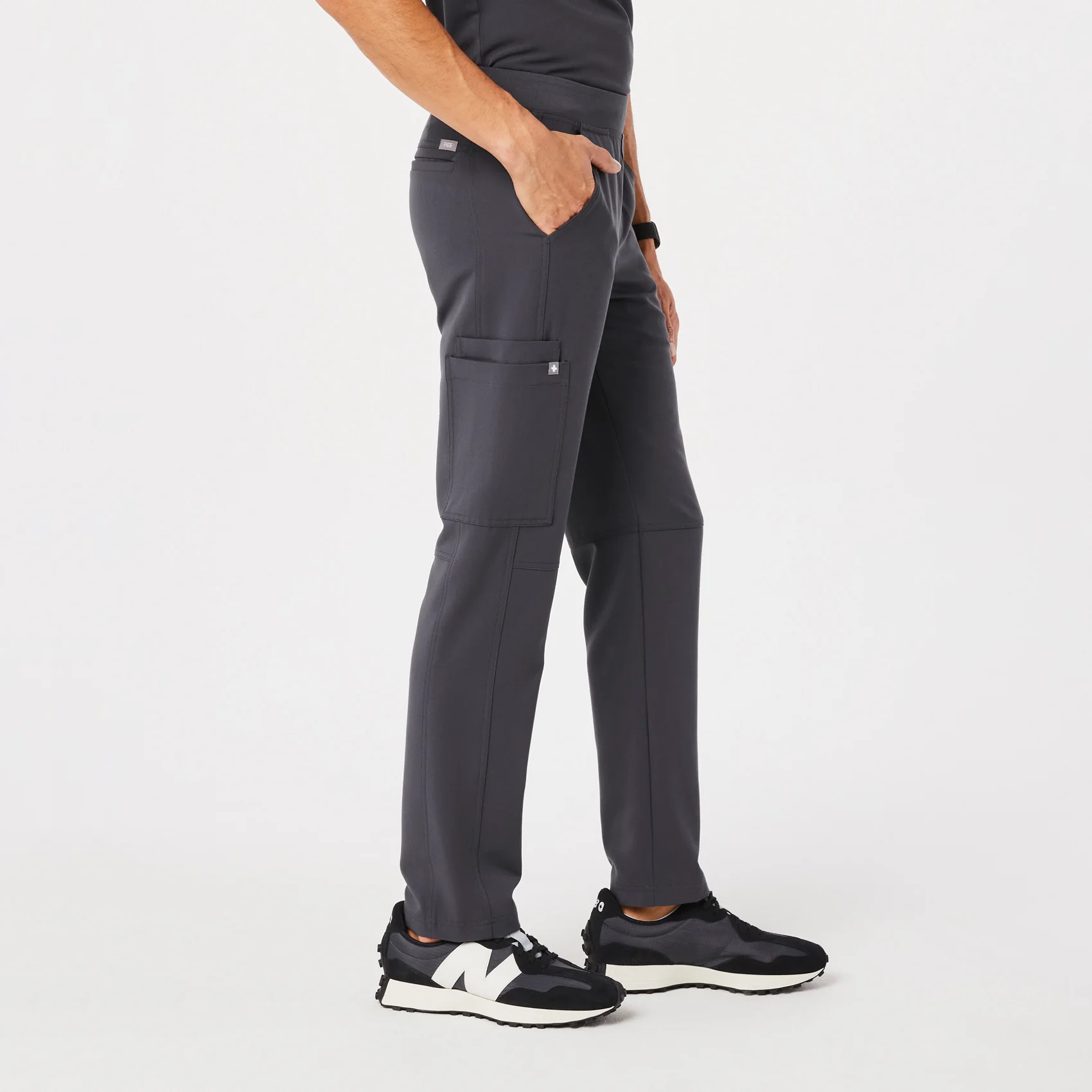 Men's Charcoal Axim - Short Cargo Scrub Pants - Image 3