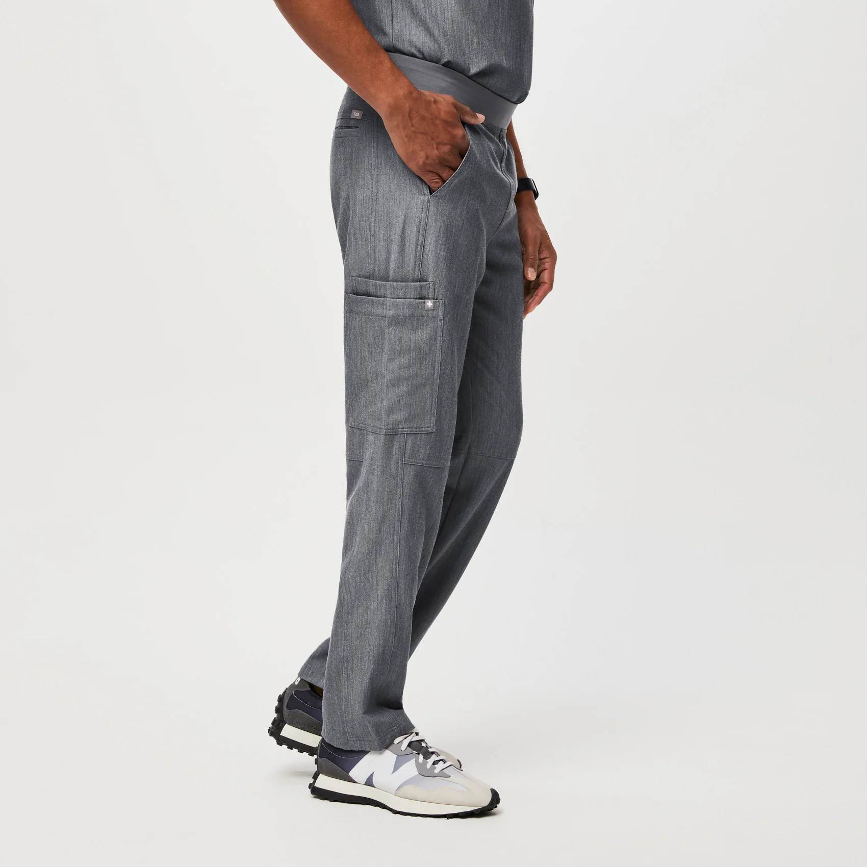 men's Graphite Axim™ - Tall Cargo Scrub Pants (3XL - 6XL) - Image 3