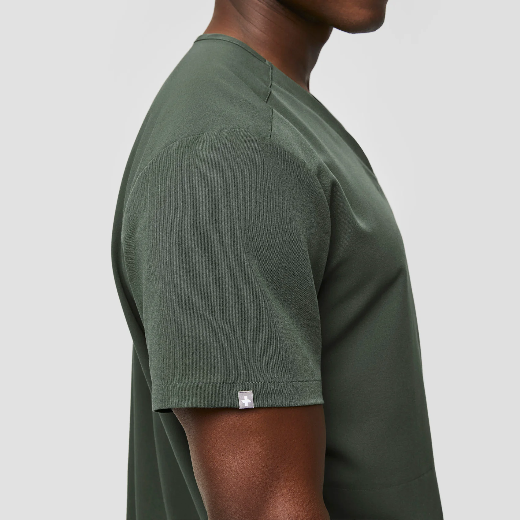 Men's Moss Chisec™ - Three-Pocket Scrub Top - Image 4
