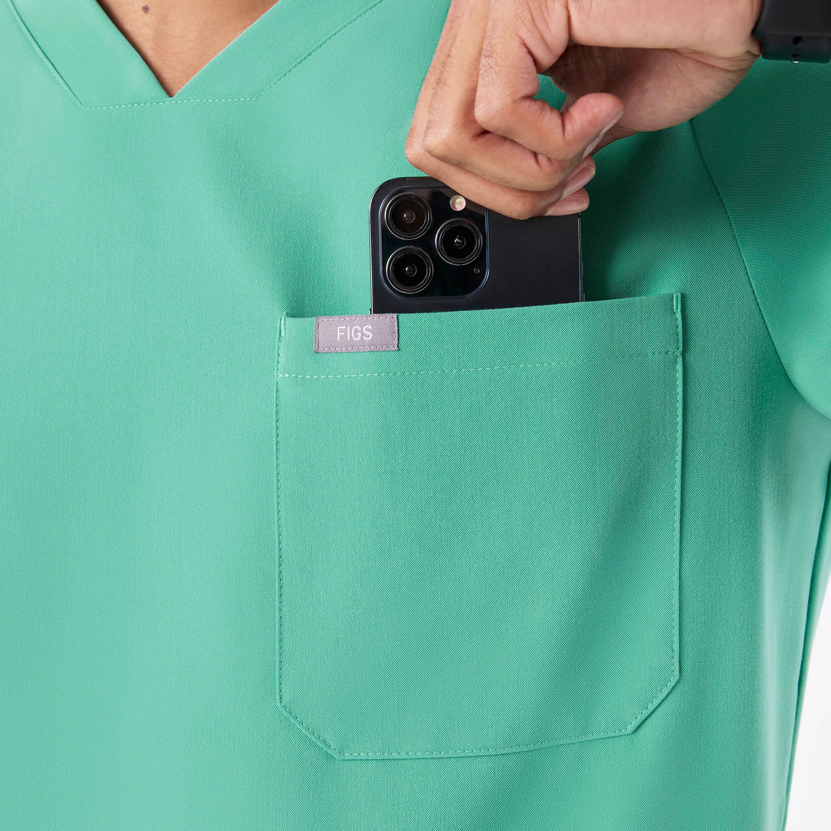 men's Surgical Green Chisec - Three-Pocket Scrub Top™ - Image 7
