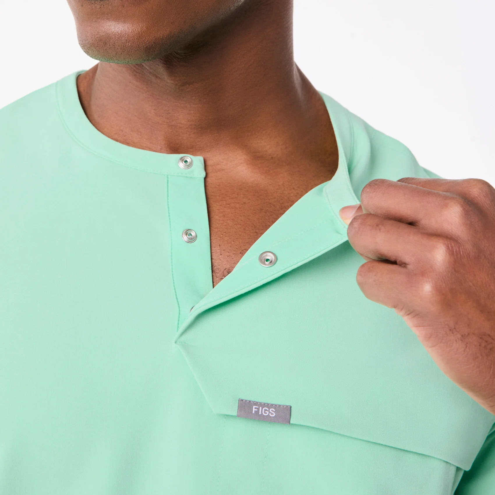 men's Mariner Corfield - Henley Scrub Top - Image 5