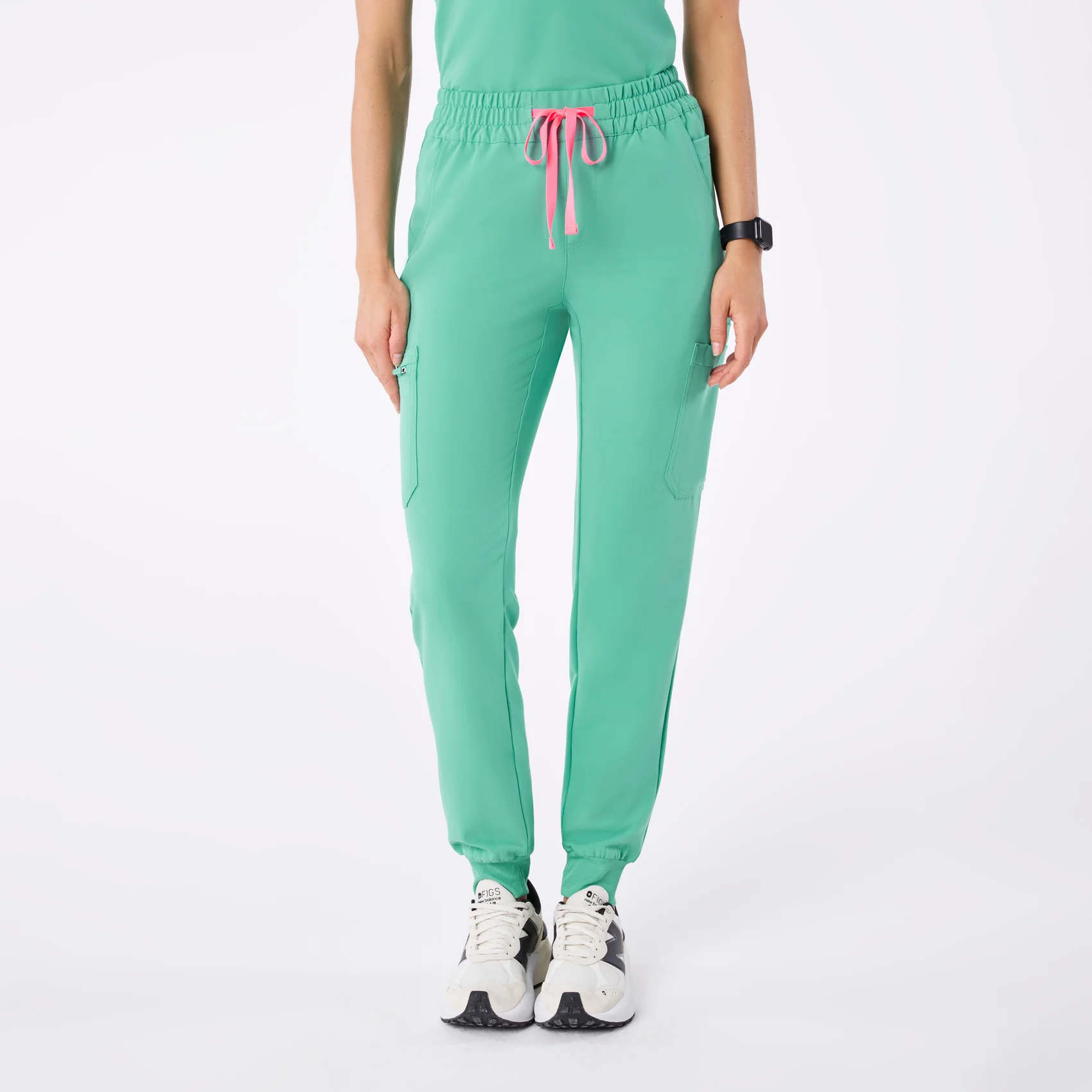 women's Surgical Green Uman Relaxed - Petite Jogger Scrub Pant