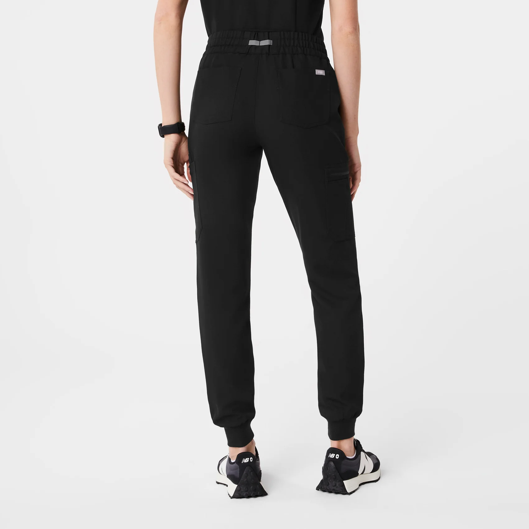 women's Black Uman Relaxed - Petite Jogger Scrub Pants - Image 4
